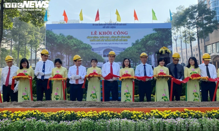 Lãnh đạo TP.HCM cắt băng khởi công nâng cấp công viên trước Nhà hát thành phố