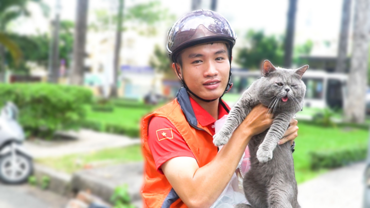 Chàng shipper chở mèo đi làm từng 'gây bão' cộng đồng mạng