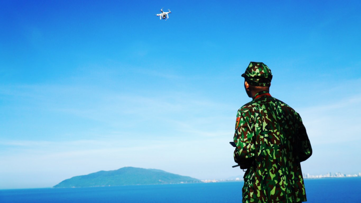 Biên phòng Đà Nẵng dùng flycam truy bắt tên giết người trốn trại Triệu Quân Sự