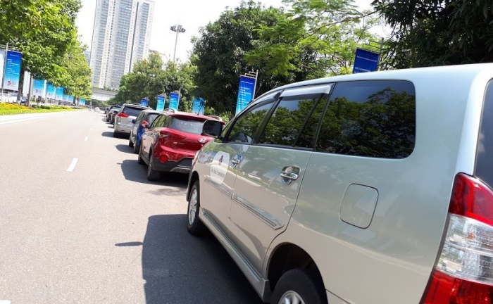 Giảm 50% lệ phí trước bạ ô tô: Bộ còn xin ý kiến, dân cứ chờ