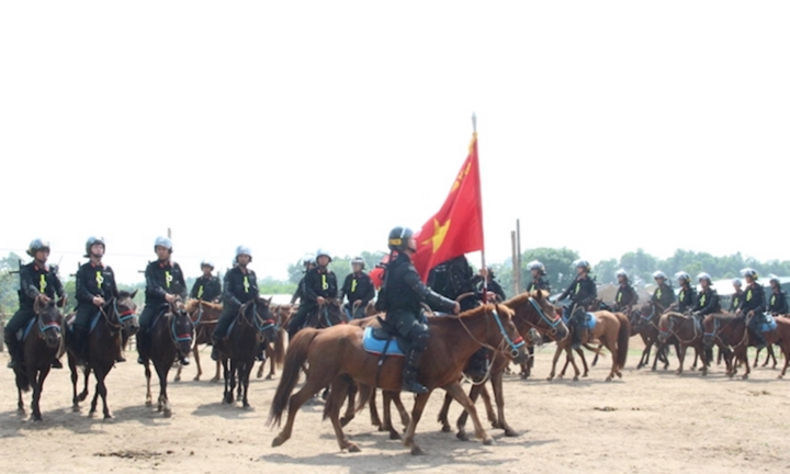 Sáng 8/6, Cảnh sát cơ động Kỵ binh sẽ diễu hành trước Nhà Quốc hội
