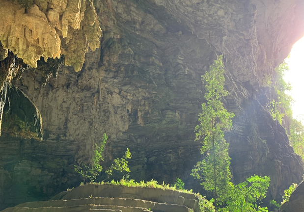 Tú Làn - gai góc, dữ dội nhưng nên thơ níu chân người