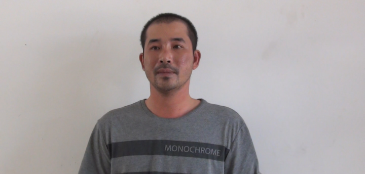 Gã đàn ông chuyên lái xe máy 'hết đát' lao vào người đi đường để ăn vạ vòi tiền