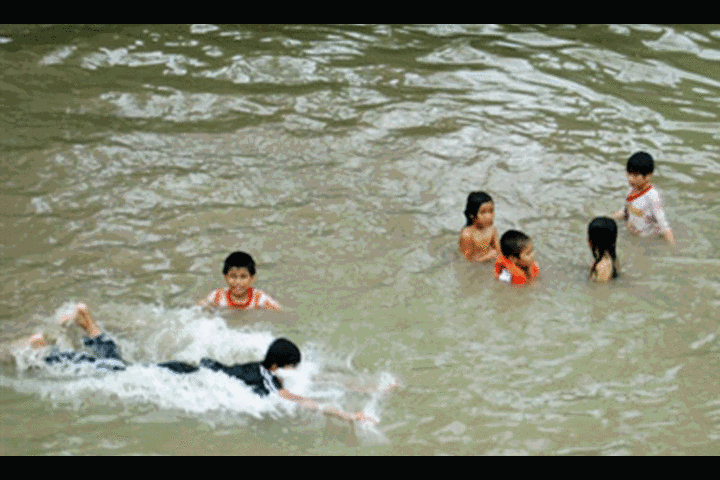 Vì sao trẻ em ở miền Trung bị đuối nước ngày càng tăng?