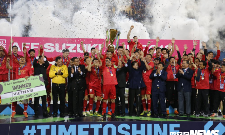 Dời AFF Cup sang năm 2021: Sáng cửa tổ chức tiếp V-League 2020