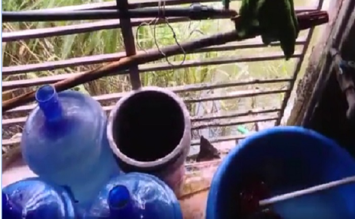 Sản xuất nước đóng bình từ nước thải ở mương