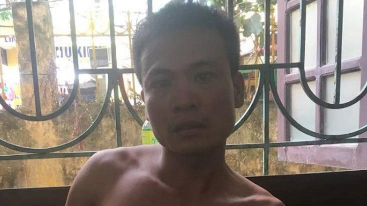 Bản tin 10/6: Hàng chục cảnh sát vây bắt kẻ ngáo đá cầm dao đột nhập nhà dân