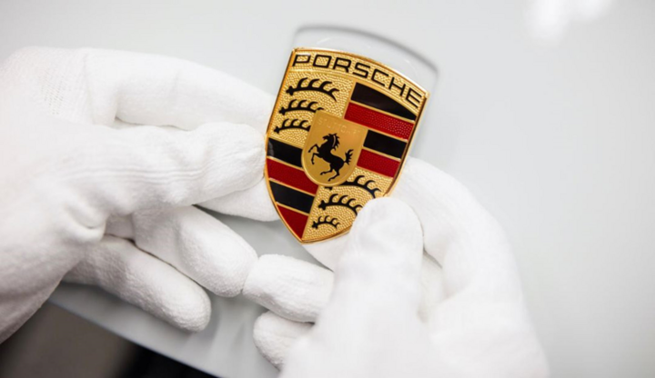Logo xe Porsche được tạo ra thế nào?