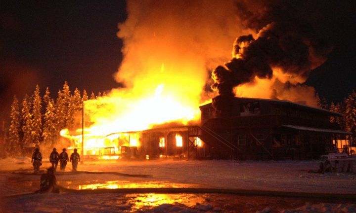 Bắc Cực bốc cháy: Loài người đến rất gần thảm họa diệt vong