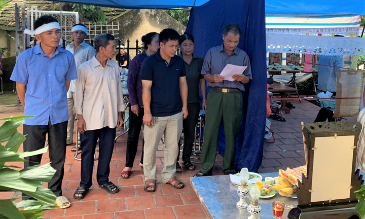 Chồng chết sau cơn lốc xoáy kinh hoàng, vợ không đủ tiền thuê kèn trống đưa tang