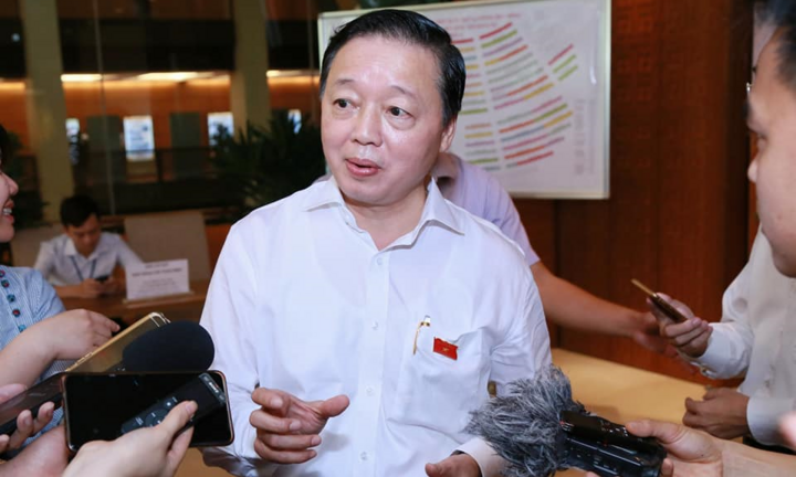 Người dân trả phí rác theo kilogam: Bộ trưởng Trần Hồng Hà lý giải