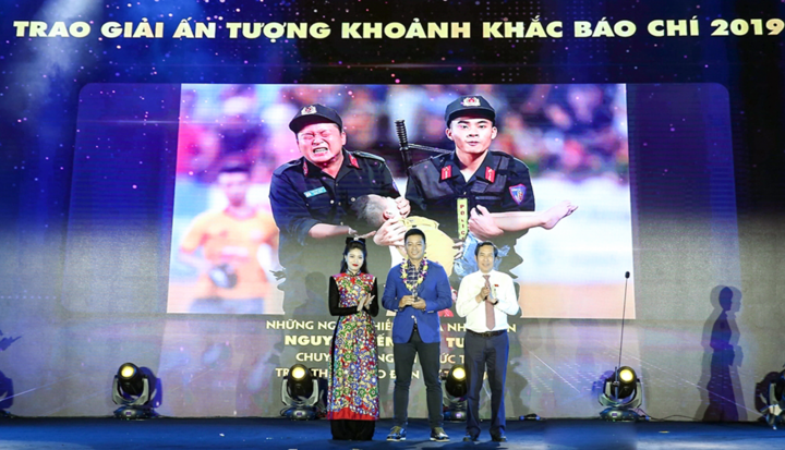50 'Khoảnh khắc báo chí' được vinh danh tại Gala Báo chí lần thứ hai 2020