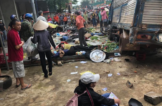 Nhân chứng kể lại phút giây kinh hoàng khi ô tô lao vào chợ ở Đắk Nông 