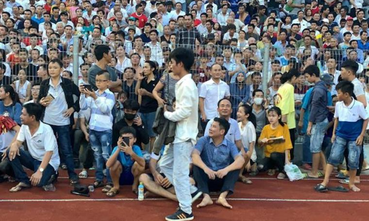 Trưởng BTC V-League: 'Sẽ có án phạt cho sự cố vỡ sân Hà Tĩnh'