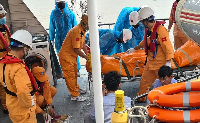 Tàu chở dầu đâm chìm tàu cá: Tìm thấy thi thể 4 thuyền viên sau 5 ngày mất tích