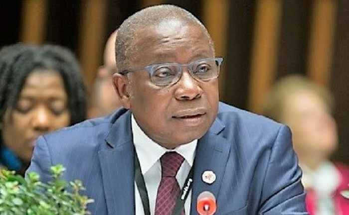 Bộ trưởng Y tế Ghana mắc COVID-19