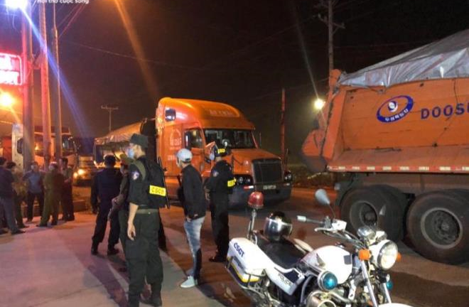 Tịch thu, bán đấu giá 727 tấn than đá liên quan đoàn xe 'vua' ở Đồng Nai