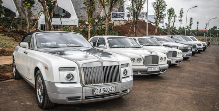 Dàn siêu xe gây choáng ngợp của 'Vua cà phê' Đặng Lê Nguyên Vũ