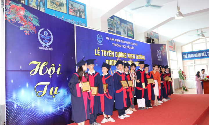 146 học sinh được vinh danh gương mặt tiêu biểu trường THCS Cầu Giấy