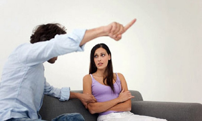 Quá nghe mẹ, chồng tôi trở nên cộc cằn, thô lỗ