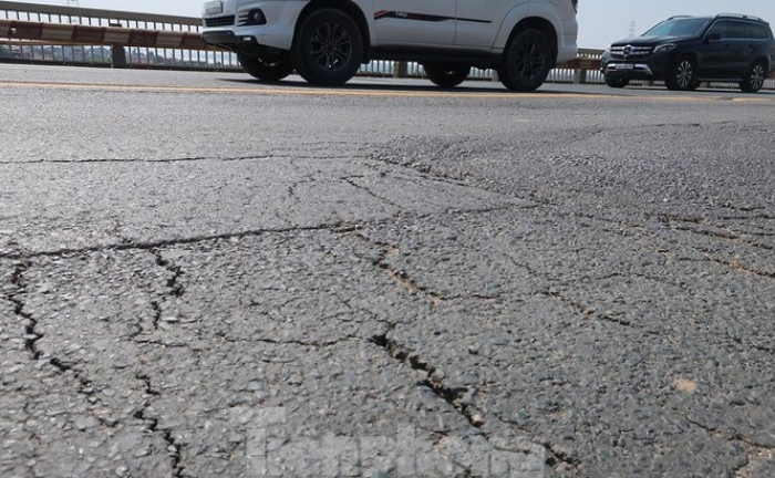 Đấu thầu qua mạng chọn đơn vị sửa mặt cầu Thăng Long