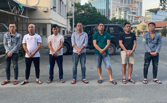 Bắt nhóm dàn cảnh đụng xe ô tô trên cao tốc, cướp 35 tỷ đồng