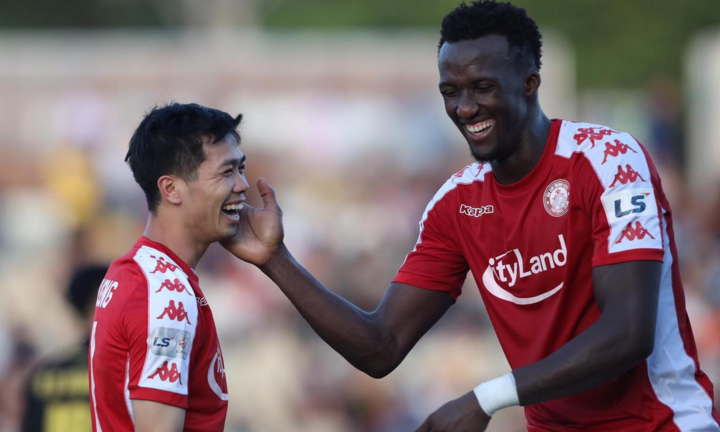 Công Phượng ghi bàn, CLB TP.HCM thắng đậm SLNA