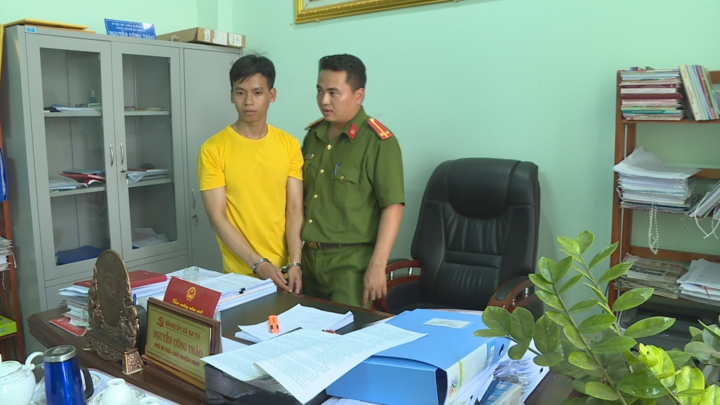 Vừa ra tù, nam thanh niên lại đột nhập ủy ban xã trộm máy tính