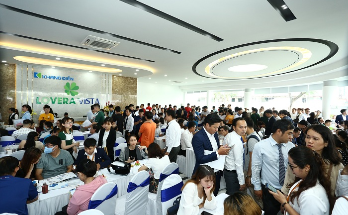 Hơn 400 khách hàng tham dự lễ mở bán căn hộ 3 phòng ngủ dự án Lovera Vista