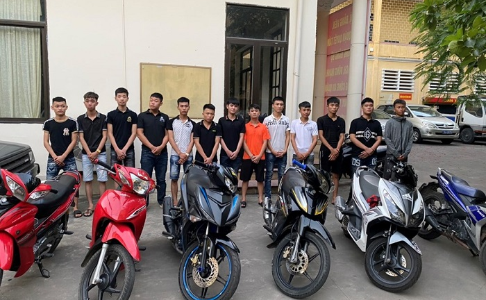 Hẹn nhau qua facebook, nhóm 'quái xế' đất Cảng mang xe ra đường so kè tốc độ