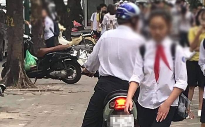 Bác thông tin tình nghi nữ lái xe ôm công nghệ lừa đón học sinh ở Hà Nội