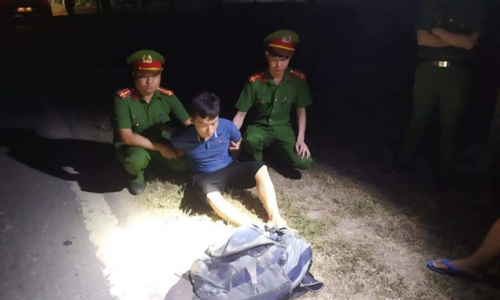 Công an Hà Tĩnh truy đuổi gần 40km bắt 2 kẻ vận chuyển 30kg ma túy lúc rạng sáng