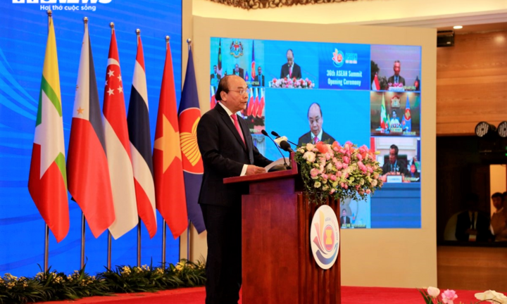 Thủ tướng: 'Phải đưa ASEAN vượt qua giai đoạn cam go, đầy khó khăn này'