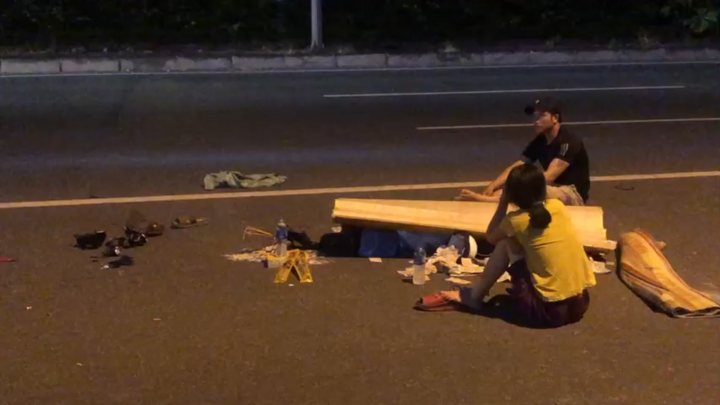 Hiện trường vụ tài xế xe phân khối lớn tông chết người rồi bỏ chạy