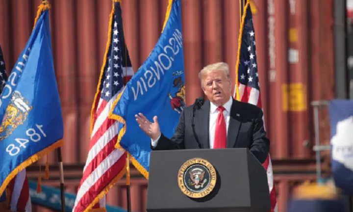 Đối thủ nào khiến Tổng thống Trump khó đối phó hơn cả Nga - Trung?