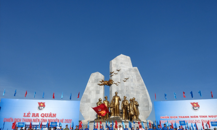 Hàng nghìn thanh niên hào hứng ra quân chiến dịch tình nguyện hè 2020