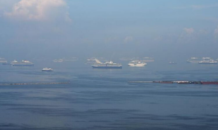 Tàu cá va chạm tàu chở hàng, 12 người Philippines mất tích