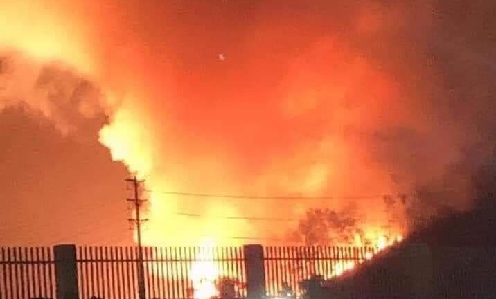 Rừng keo trong doanh trại quân đội bốc cháy dữ dội trong đêm