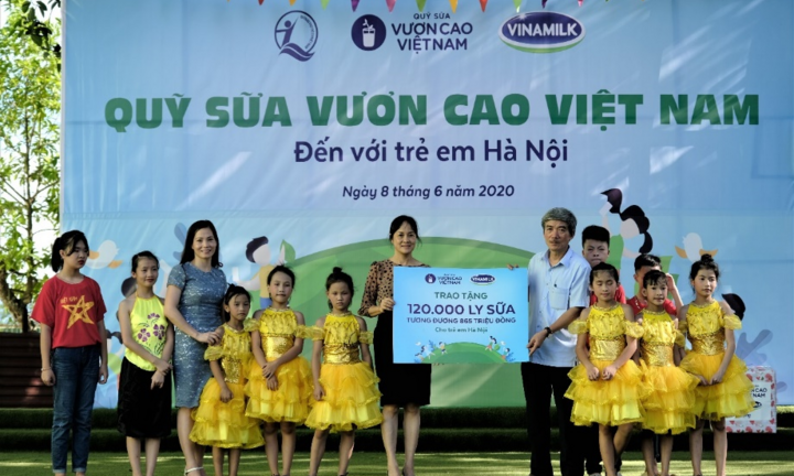 Hơn 1.300 trẻ em Hà Nội được chăm sóc dinh dưỡng từ Vinamilk