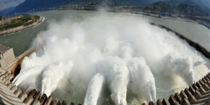 Trung Quốc: Mưa lớn triền miên, đập Tam Hiệp lần đầu xả lũ trong năm