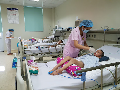 Nắng nóng gay gắt kéo dài, chuyên gia báo động trẻ bị viêm não gia tăng