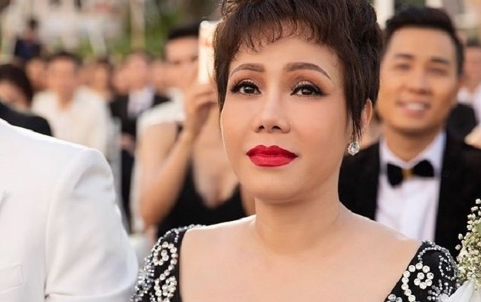 Việt Hương từng nói gia tài đủ ăn cả đời, sao vẫn miệt mài chạy show?