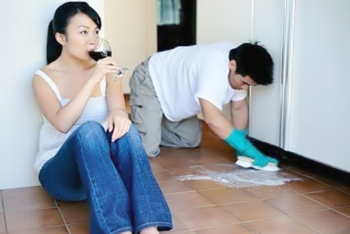 Cậy kiếm nhiều tiền, vợ muốn tôi nghỉ việc để làm nội trợ