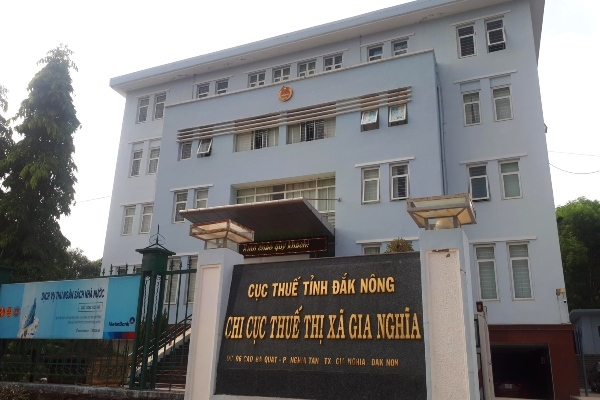Tạm giữ cán bộ Chi cục thuế ở Đắk Nông nghi nhận tiền doanh nghiệp