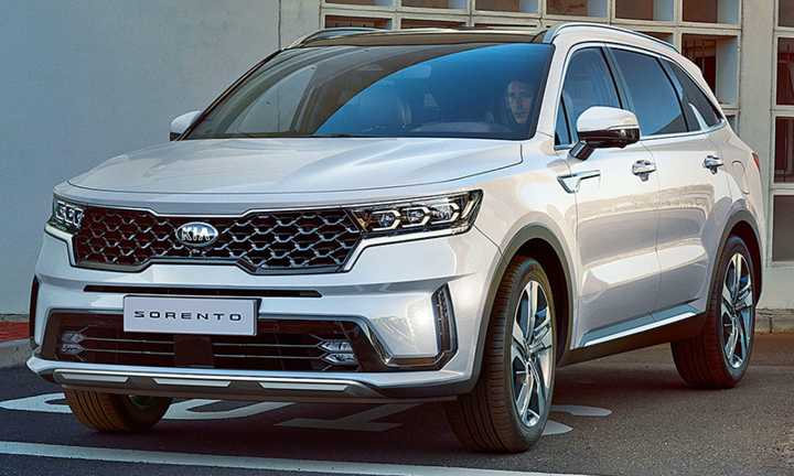 Giảm phí trước bạ, mẫu xe 7 chỗ nào giá hời nhất?