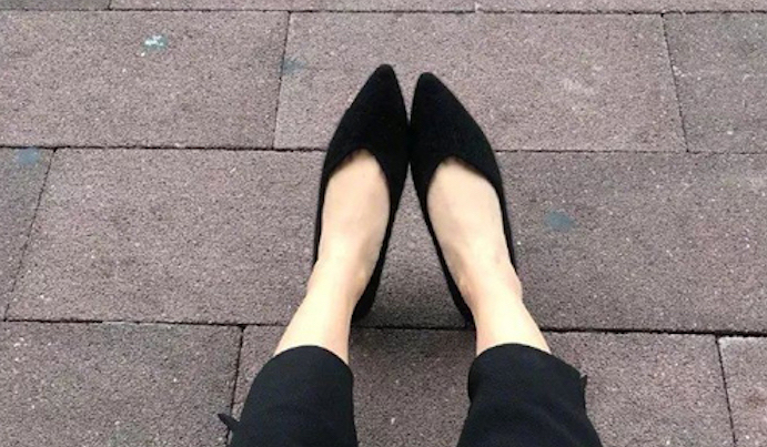 Mua giày, được nhuộm chân miễn phí