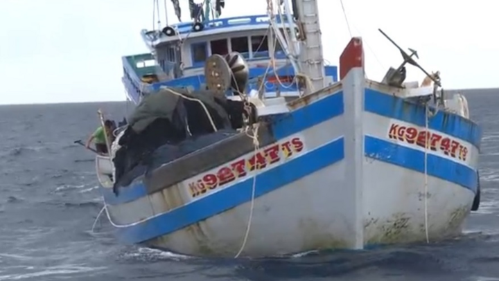Xử lý tàu đánh cá khai thác bất hợp pháp trên biển