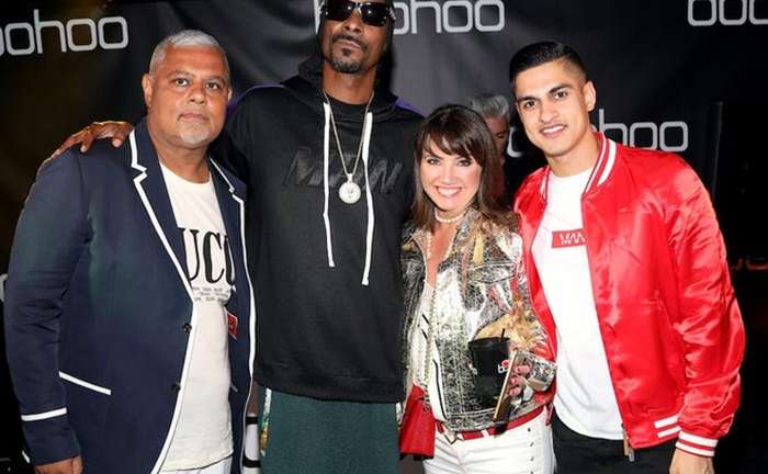 Cuộc sống hào nhoáng của gia đình tỷ phú thời trang tai tiếng ở Anh