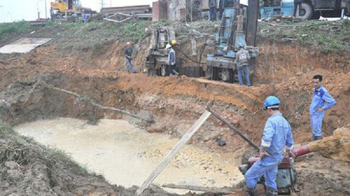 Vỡ đường ống nước sông Đà, người Hà Nội bị cắt nước giữa ngày nắng nóng