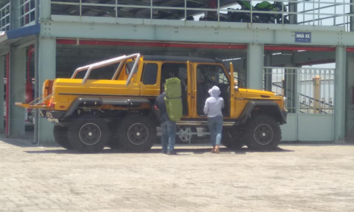 Mercedes-Benz G63 AMG 6x6 đầu tiên ở Việt Nam xuống phố: Lộ kích thước khổng lồ